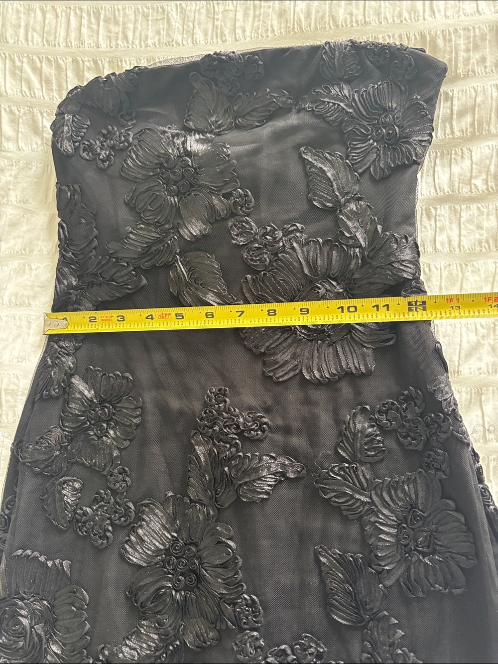 Gorgeous Black Strapless Floral Appliqué Dress - Picture 4 of 7